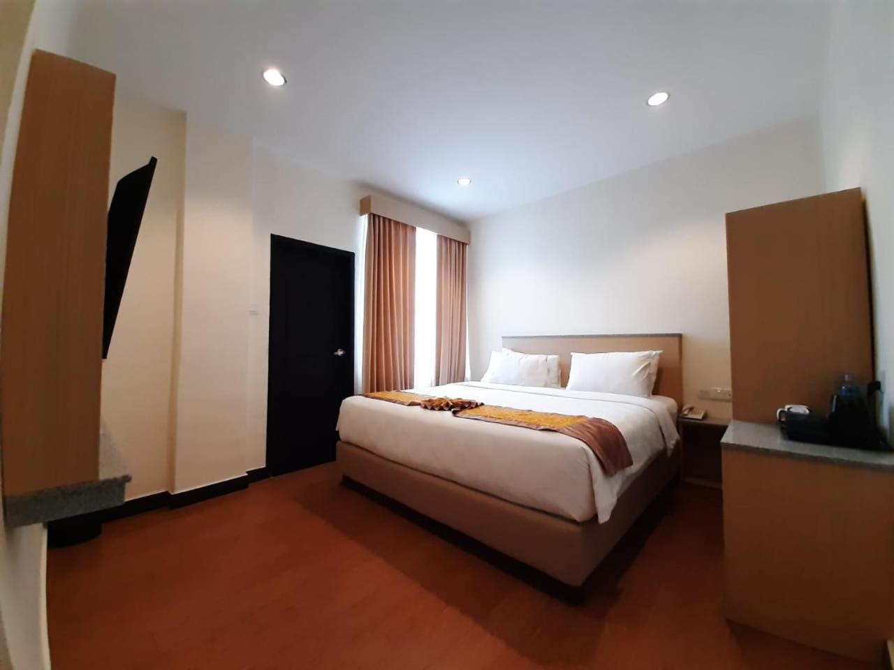 Batam Harbour Boutique Hotel & Spa Нагоя Номер фото