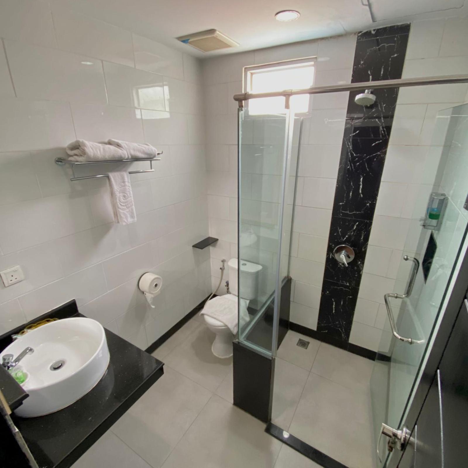 Batam Harbour Boutique Hotel & Spa Нагоя Номер фото
