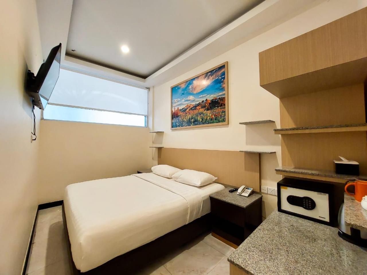 Batam Harbour Boutique Hotel & Spa Нагоя Номер фото