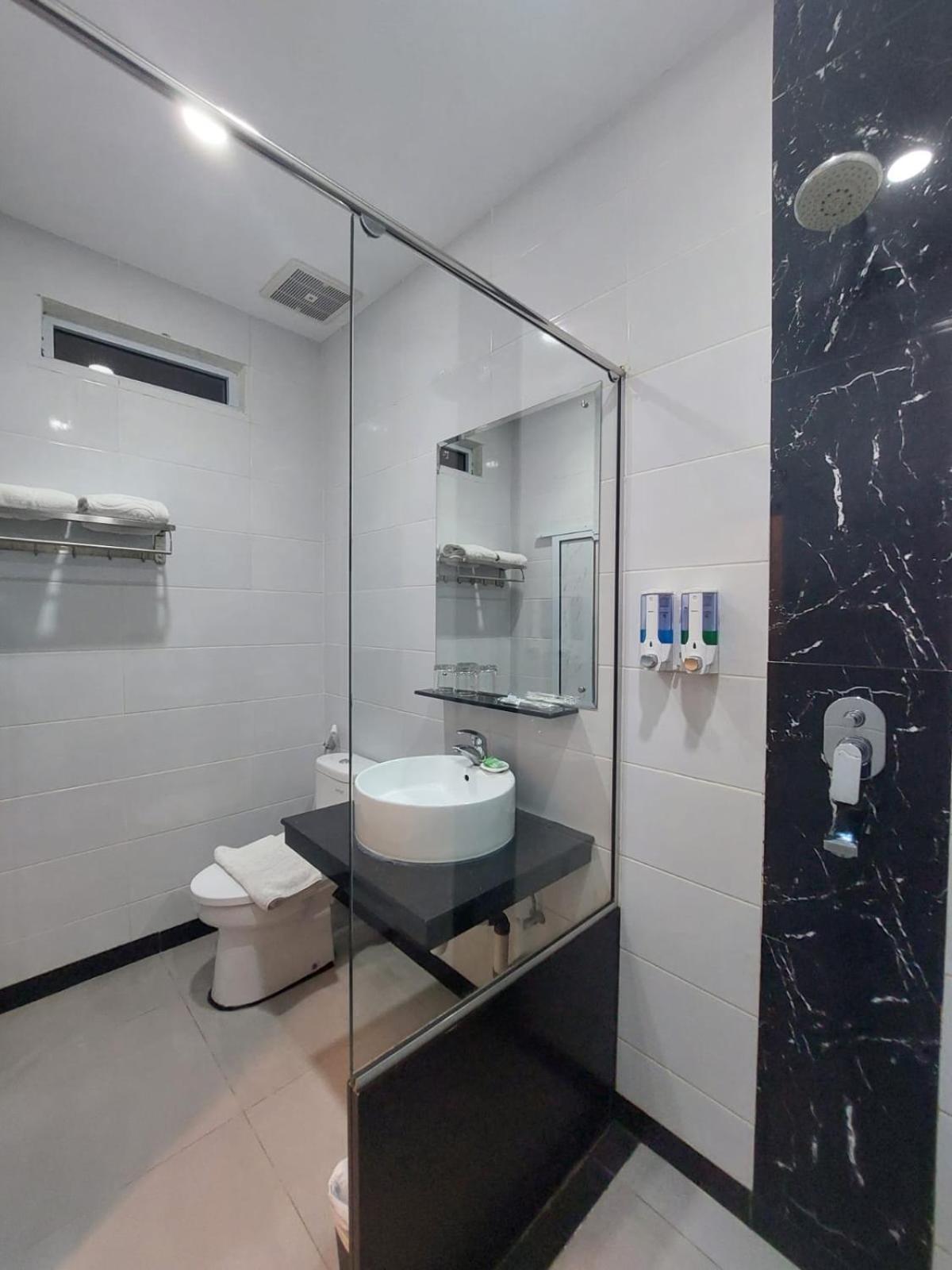 Batam Harbour Boutique Hotel & Spa Нагоя Номер фото